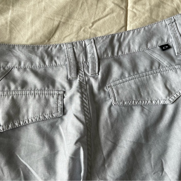 Oakley Mens Shorts - Picture 5 of 8